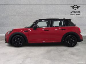 Mini Cooper 5-Door Cooper Sport - Image 4