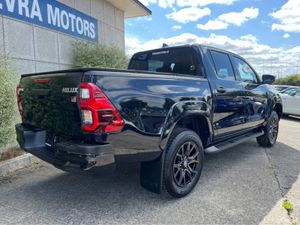 Toyota Hilux GR SPORT AUTOMATIC 2.4 DIESEL //HIGH - Image 4