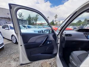Citroen C4 Picasso Grand 2.0L Diesel Automatic - L - Image 4