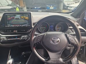 Toyota C-HR 2017 SELF CHARGING HYBRID TOP SPEC - Image 2