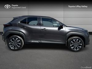 Toyota Yaris Cross YARIS CROSS LUNA SPORT - Image 3