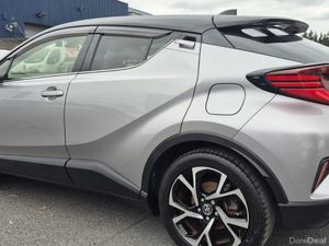 TOYOTA C-HR G - Leather Specs - Image 4