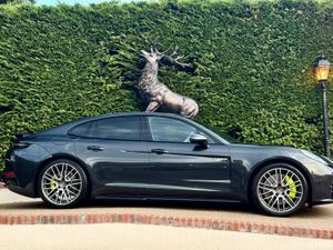 242D Porsche Panamera 4 great spec as new - Image 3