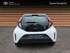Toyota Aygo X PULSE HYBRID AUTOMATIC // REAR CAMER - Image 4