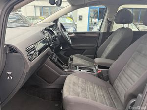 2017 VW TOURAN 1.6TDI HIGHLINE 7 SEATER - Image 4