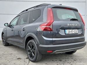 Dacia Jogger 1.0 L  Extreme 7 Seater - Image 3