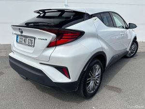 2022 TOYOTA CHR SOL HYBRID A/T FTSH NCT 7/28 - Image 2