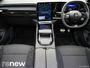 Renault Austral techno esprit Alpine E-Tech 200 - Image 3