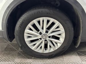 Volkswagen T-Roc DESIGN 1.0 TSI MANUAL 6SPEED FWD - Image 4