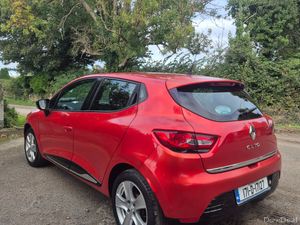Renault Clio 2017 1.2 petrol - Image 2