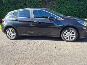 Opel Astra 2016. Petrol - Image 2