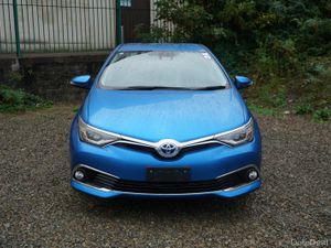 2017 Toyota Auris Hybrid - Image 2