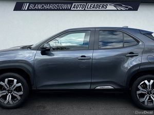 TOYOTA YARIS CROSS 1.5 HYBRID CVT LUNA AUTO 116BHP - Image 2