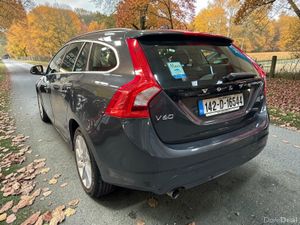 2014 Volvo V60 Estate D2 (115hp) SE Powershift - Image 2