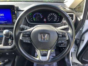Honda Odyssey ABSOLUTE EX 7-SEATER 2.0 HYBRID AUTO - Image 4