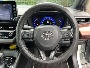 Toyota Corolla WXB 1.8 HYBRID AUTO // HALF LEATHER - Image 4