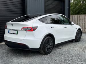 Tesla Model Y RWD 420 Km - Image 4
