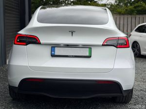 Tesla Model Y RWD 420 Km - Image 3