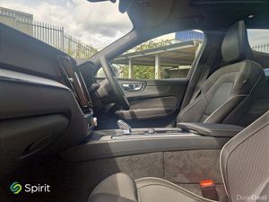 Volvo XC60 T6 Plus Plug In Hybrid - Image 4
