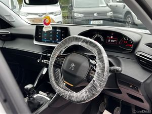 Peugeot 2008 2022 - Image 2