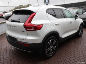 2019 VOLVO XC40 INSCRIPTION AWD 2.0 PETROL - Image 4
