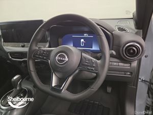 Nissan Juke 1.6 Hybrid N-Connecta 5dr Auto - Image 4