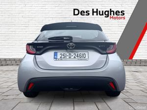 Toyota Yaris 2025 Hybrid Luna - Image 4