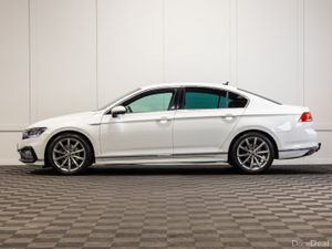 202 Volkswagen Passat R-Line - Image 3