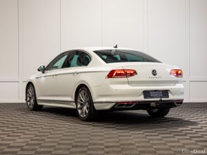 202 Volkswagen Passat R-Line - Image 4
