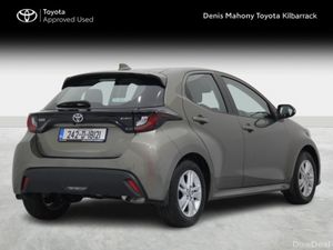Toyota Yaris Hybrid 115 Luna - Image 2