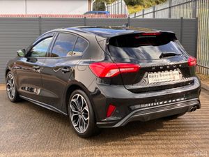Ford Focus ST-LINE X - Image 4