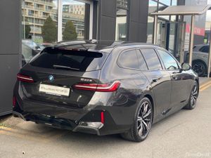 BMW 5-Series Touring 530e M-Sport Auto (PHEV) - Image 4