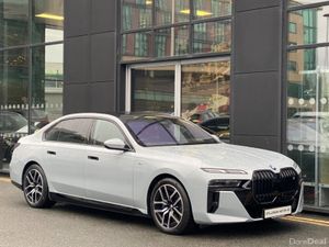 BMW i7 50e M-Sport Auto EV - Image 4