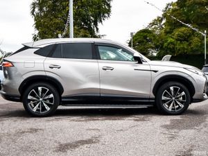 MG HS Plug-in Hybrid Exclusive Auto - Image 3