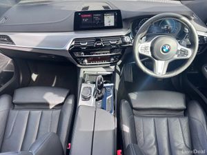 BMW 6 SERIES GT M SPORT DIESEL AUTO // PAN SUNROOF - Image 3