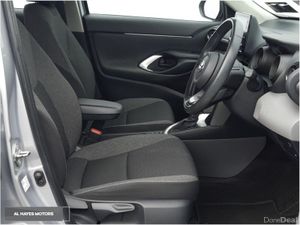 Toyota Yaris Cross **AUTOMATIC**TINY MILEAGE 1.5 H - Image 4