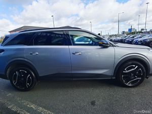 PEUGEOT 5008 73KWH ALLURE **7 SEATER** - Image 4