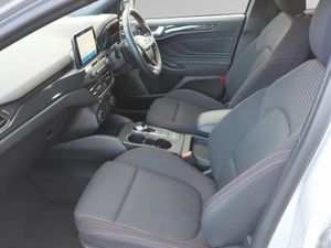 Ford Focus 1.0 125PS ST-Line Auto - Image 4