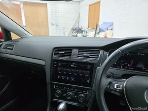 Volkswagen Golf 1.2 TSI Automatic, Reversing camer - Image 4