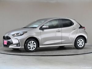 Toyota Yaris 1.5 PETROL HYBRID **REVERSE CAM**PARK - Image 4