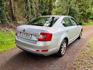 132 Skoda Octavia 1.6L, NCT & Taxed to July 2027! - Image 3