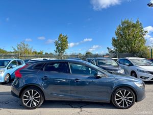 VOLVO V40 2018 2.0, DIESEL D4 - Image 4