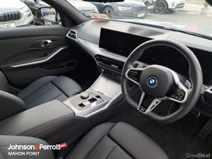 BMW 3-Series 330E TOURING M Sport Auto **ESTATE / - Image 4