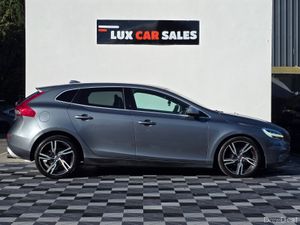 2017 Volvo V40 2.0 D2 R-DESIGN PRO - Image 2