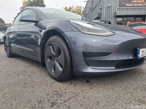 Tesla Model 3 2020 EXCELLENT CONDITION - Image 2