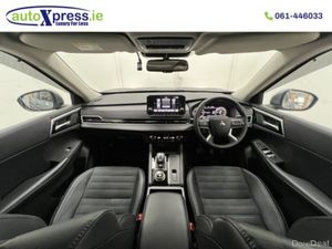 Mitsubishi Outlander PHEV 4WD G , Reversing camera - Image 2