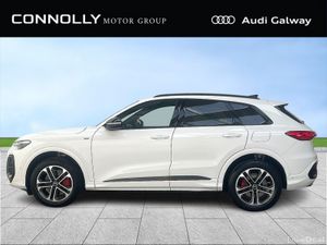 Audi Q5 €646 p/m E-HYBRID S-LINE 220KW 299BHP - Image 4