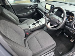 2023 Hyundai KONA 64 kWh Premium - SOH 97.9% - Image 2