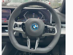 BMW 5-Series 530e - Image 2
