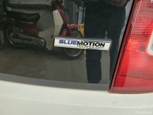 15 VOLKSWAGEN UP AUTOMATIC LOW KMS - Image 3